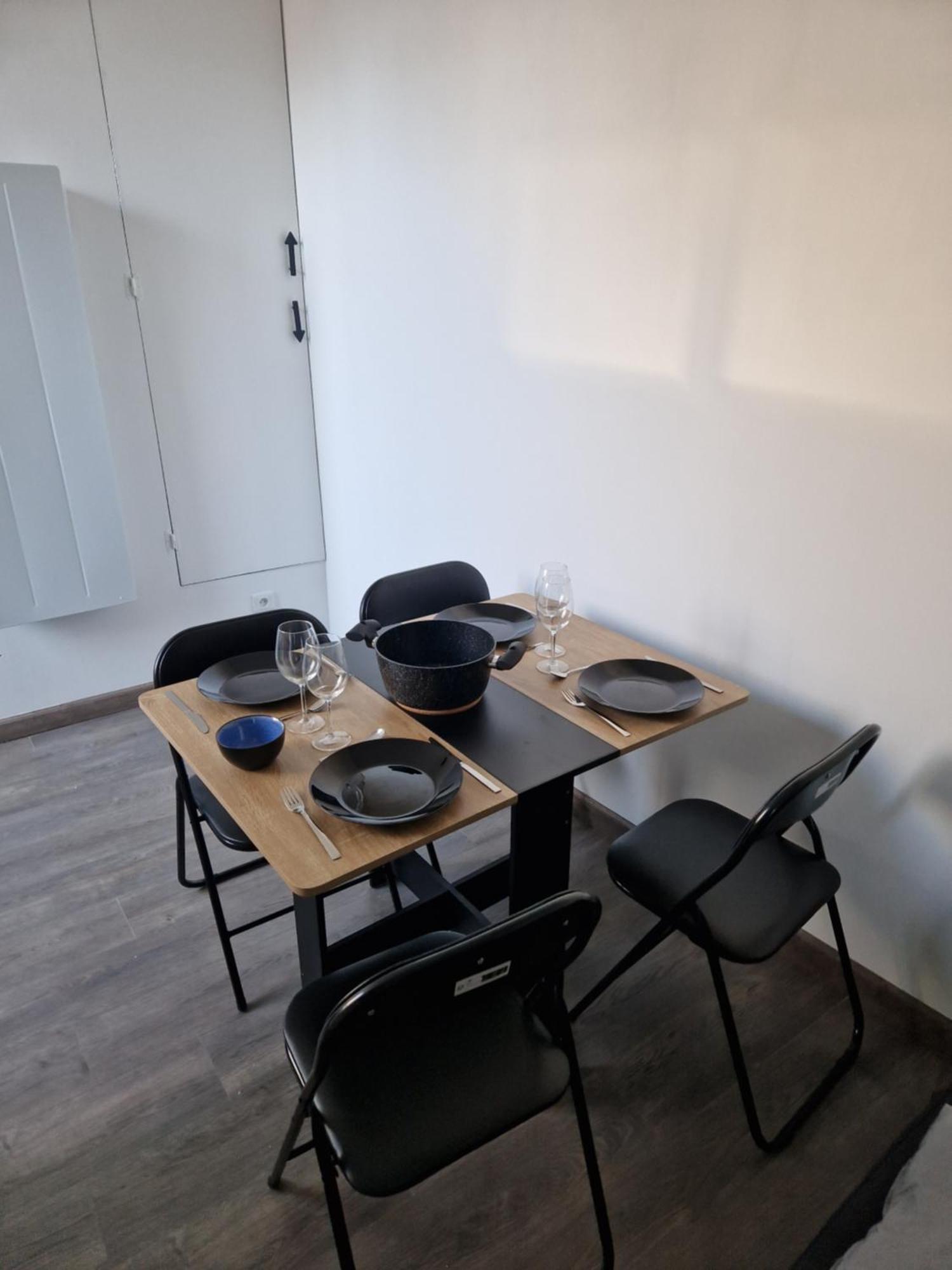 Les Appartements De Romain Et Julien Dijon Exteriör bild